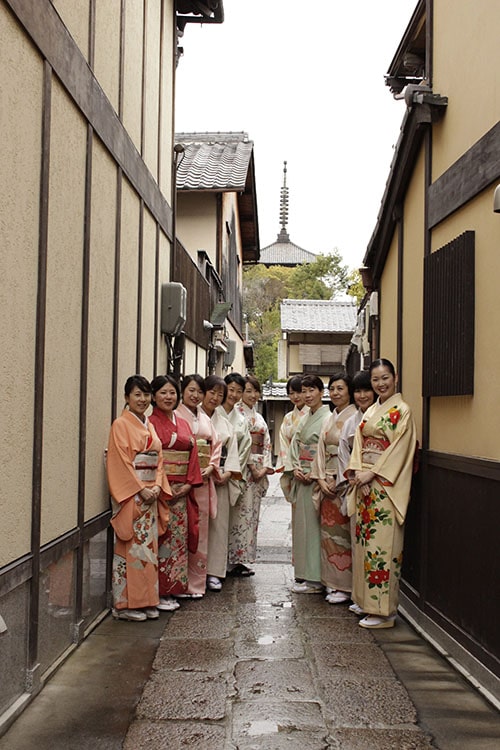 Värdinnor för teceremoni i Kyoto