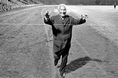 Kanakuri löper i mål på stadion 1967